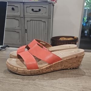 Crocs Women's A-Leigh Leather Mini Wedge size 8